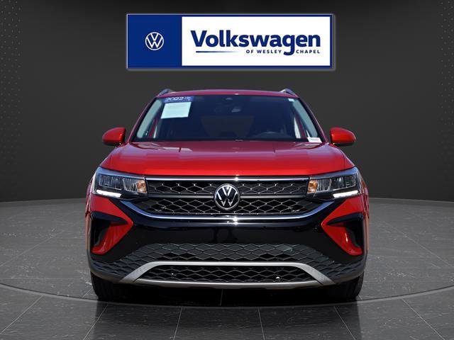 Certified 2022 Volkswagen Taos SE w/ IQ.Drive SE Package image 3