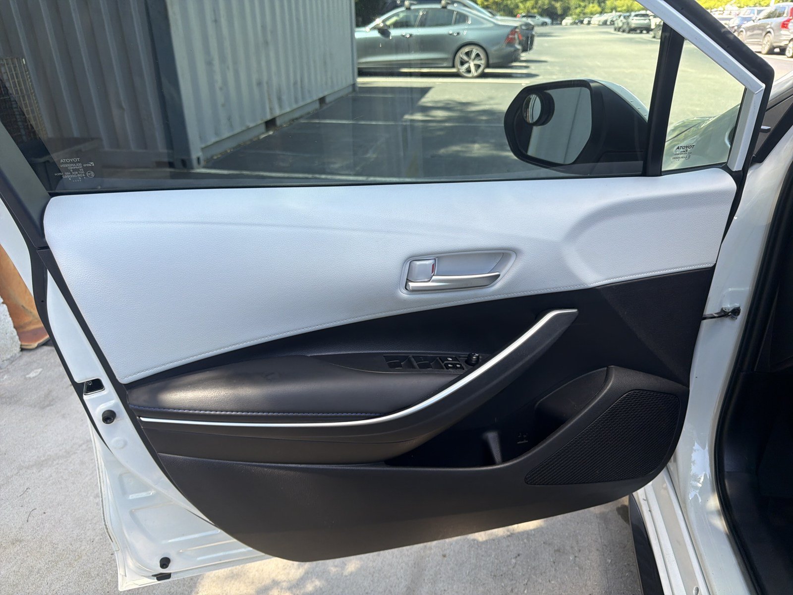 Used 2020 Toyota Corolla SE FWD image 16