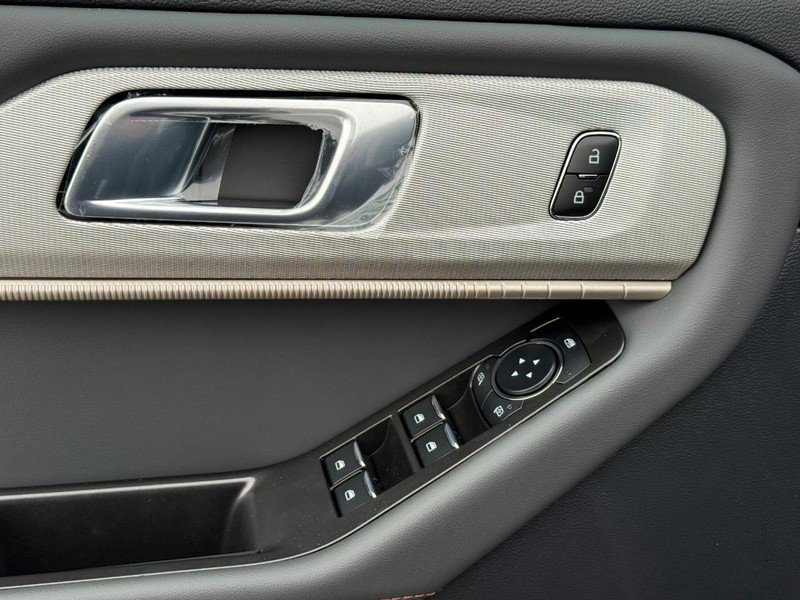 New 2026 Ford Explorer Active w/ Active Comfort Package image 22