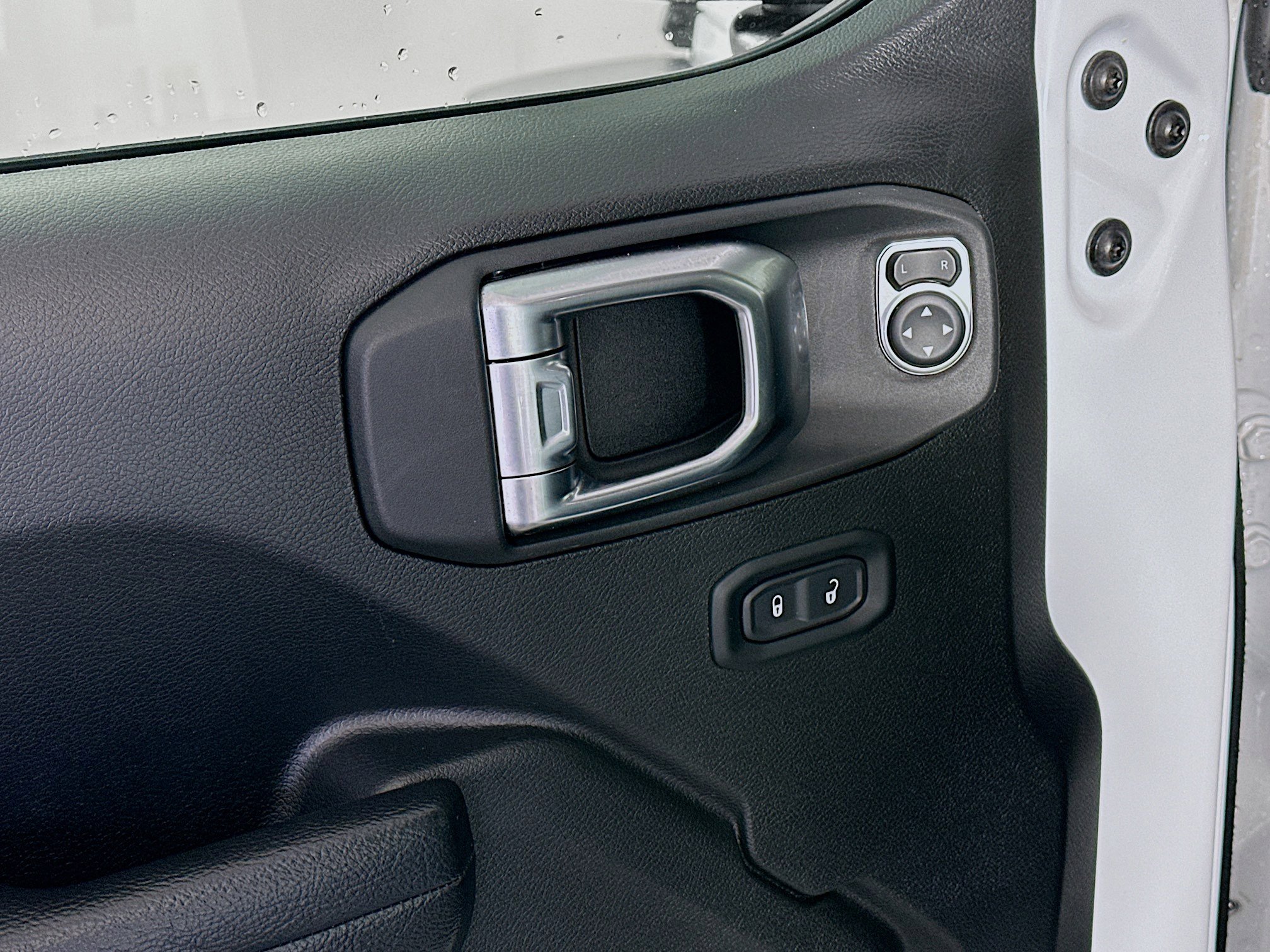 Used 2025 Jeep Wrangler Sport S image 15