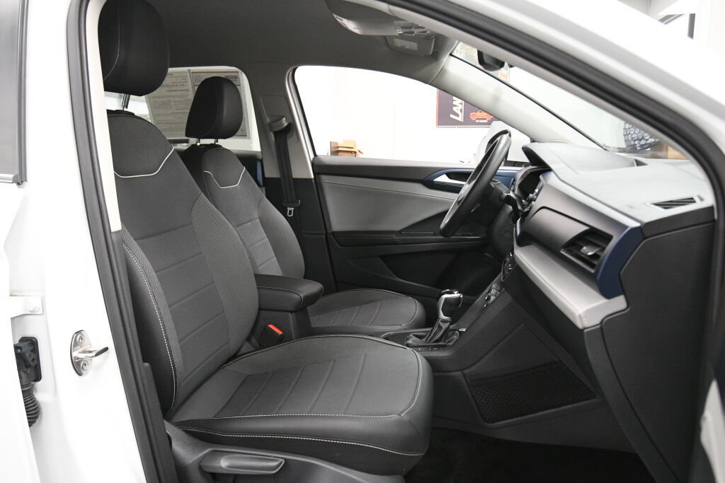 Used 2024 Volkswagen Taos SE FWD image 24