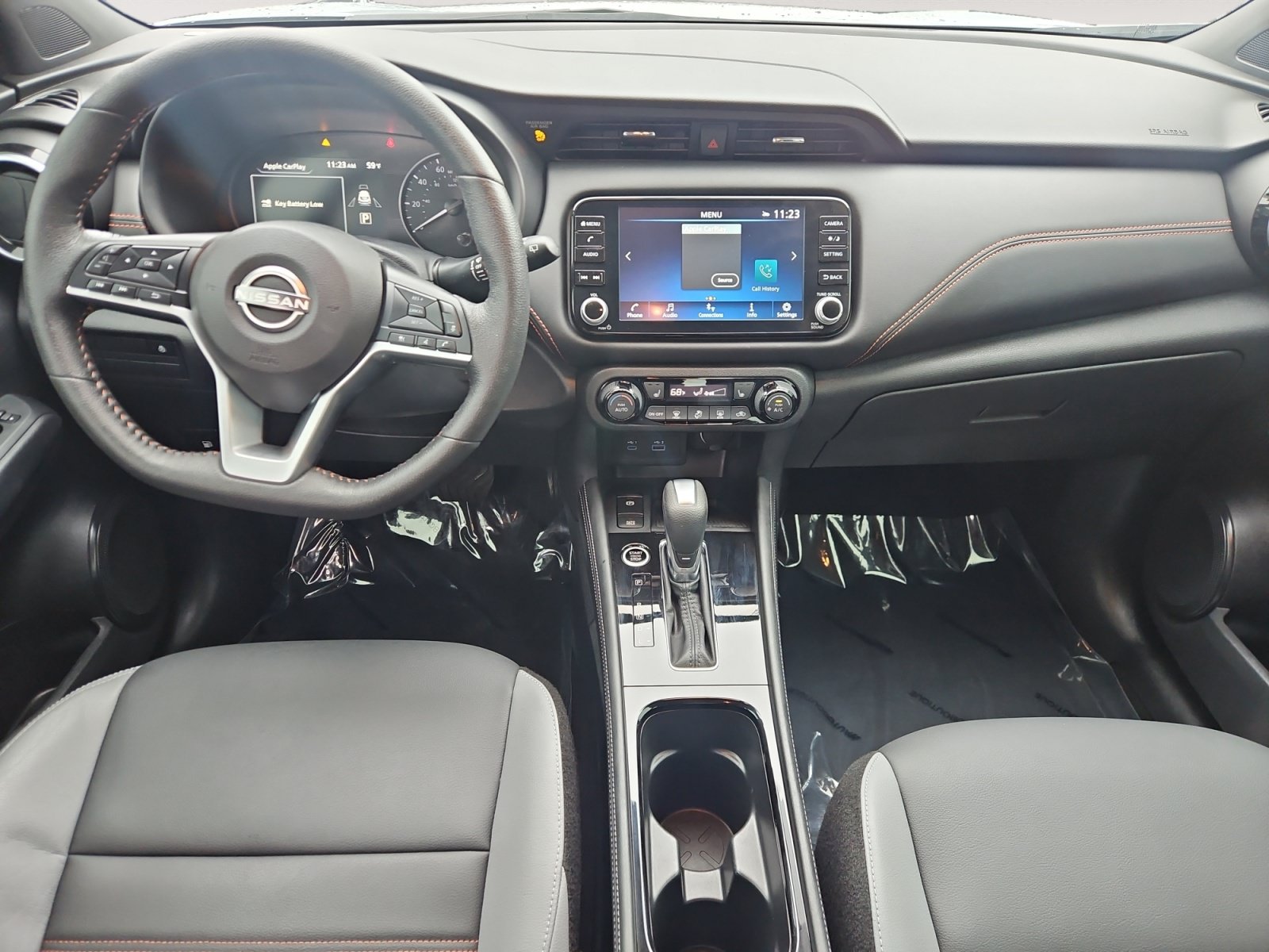Used 2023 Nissan Kicks SR w/ SR Premium Package FWD image 12