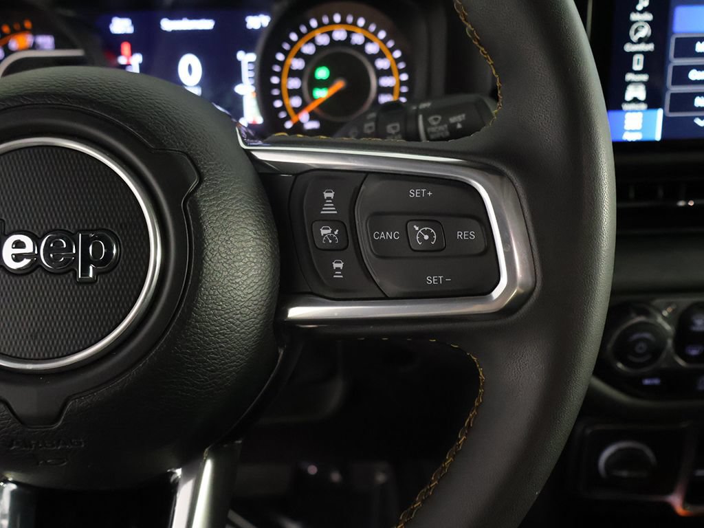 Used 2024 Jeep Wrangler Unlimited Sahara w/ Technology Group AWD/4WD image 39