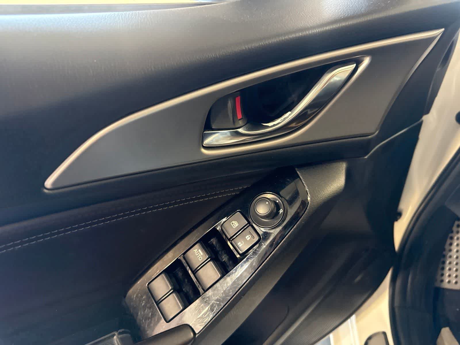 Used 2018 MAZDA MAZDA3 Touring FWD image 17