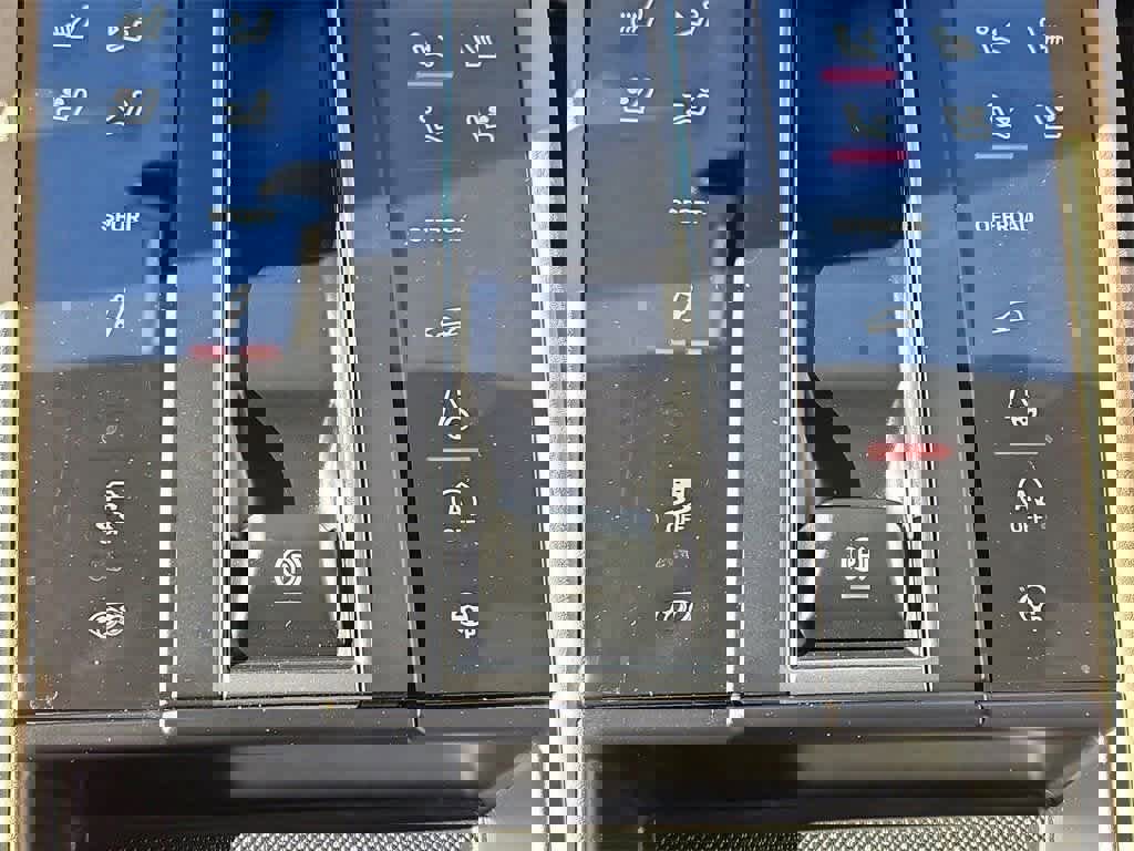 Certified 2024 Porsche Macan S image 21