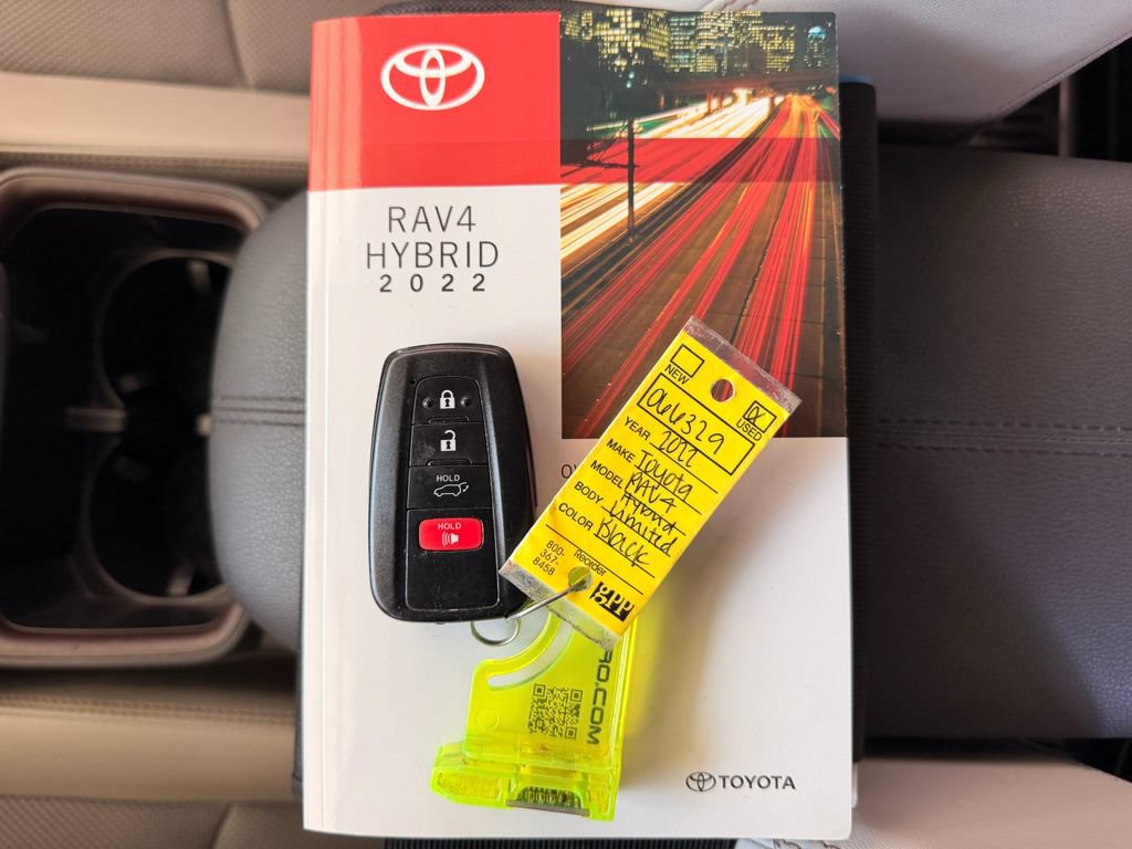 Used 2022 Toyota RAV4 Limited AWD/4WD image 35
