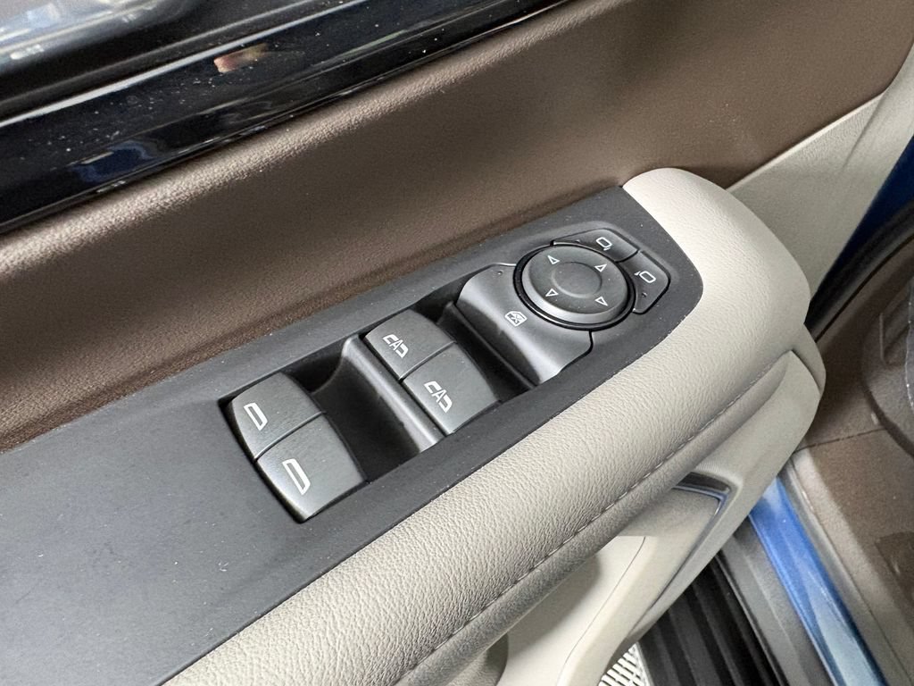 Used 2025 Chevrolet Tahoe LS RWD image 12