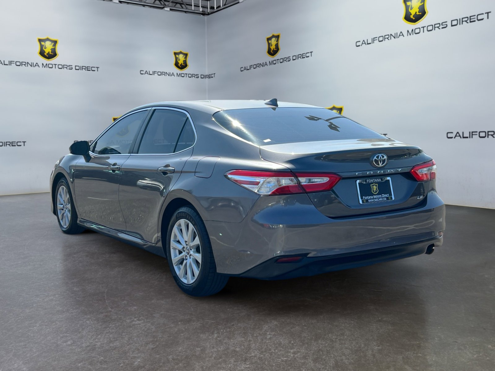 Used 2020 Toyota Camry LE image 3