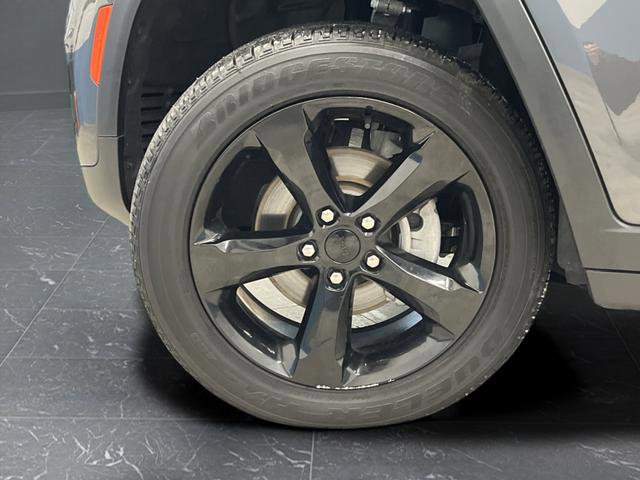 Used 2023 Jeep Grand Cherokee Altitude image 33