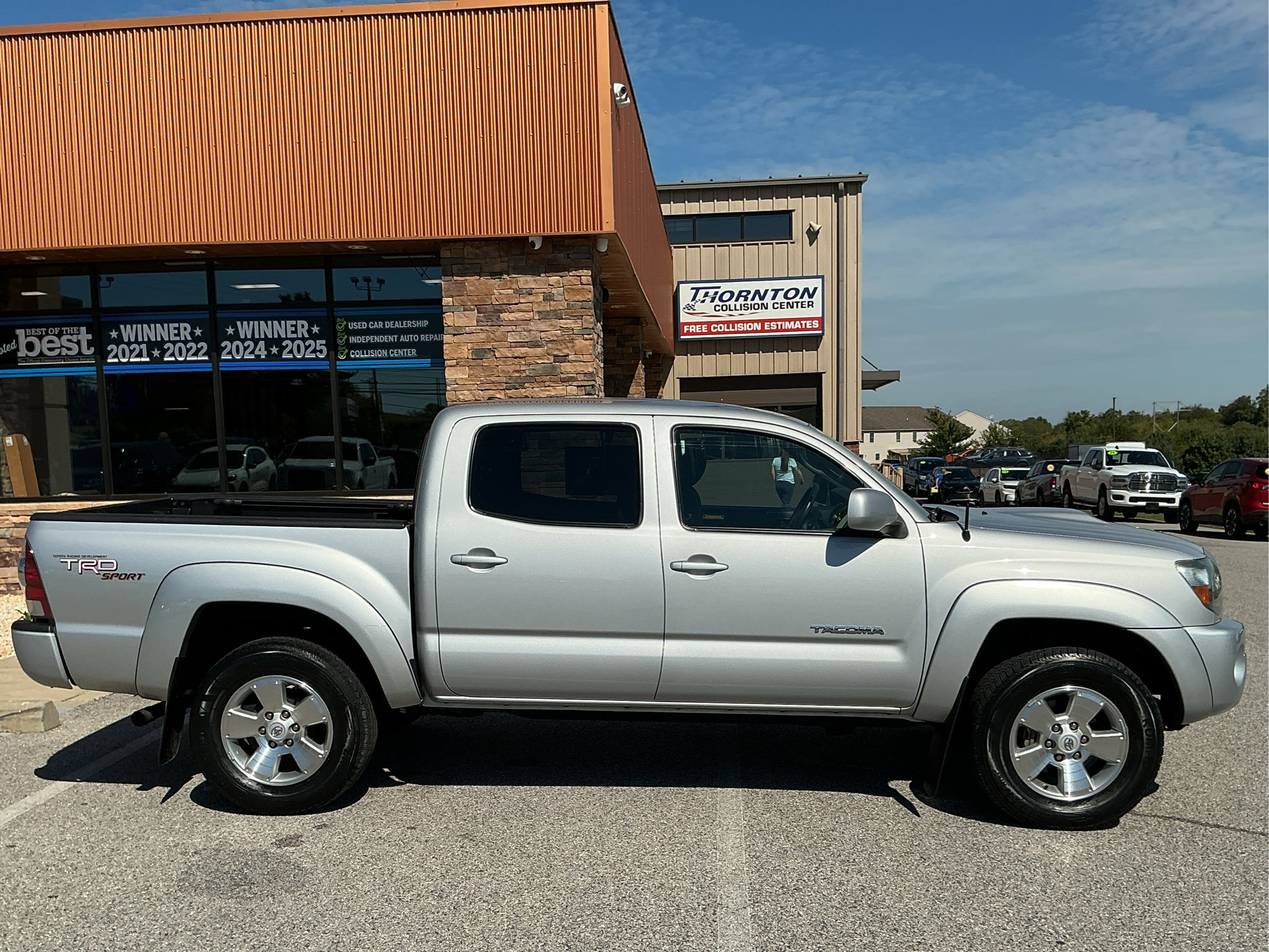 Used 2011 Toyota Tacoma 4x4 Double Cab w/ TRD Sport Pkg image 2