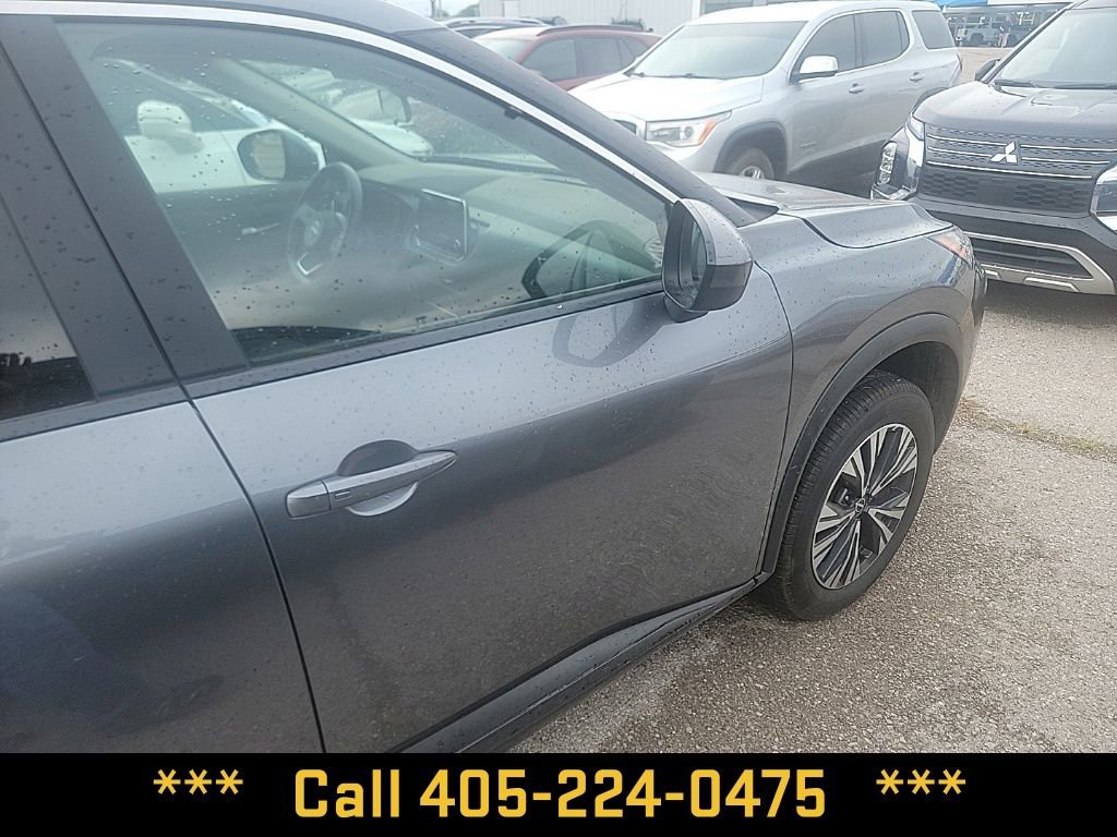 Used 2023 Nissan Rogue SV image 24