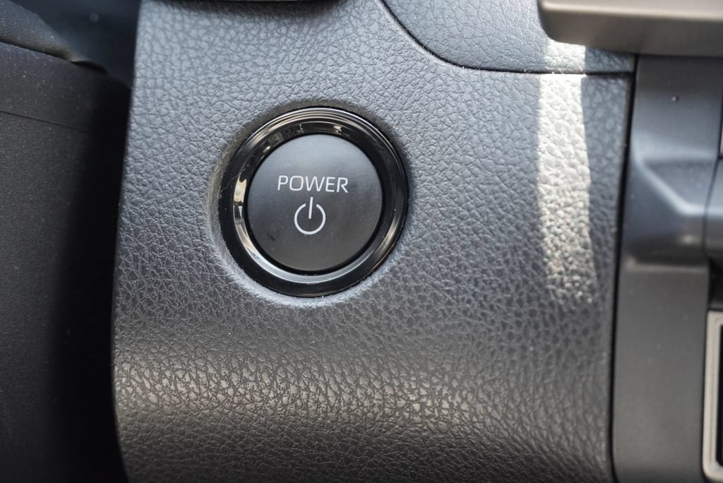 Used 2026 Toyota Camry Hybrid FWD image 26