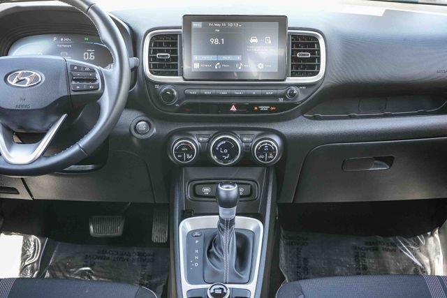 Used 2025 Hyundai Venue SEL FWD image 15