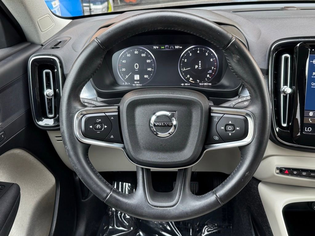 Used 2021 Volvo XC40 T5 Momentum w/ Premium Package image 31