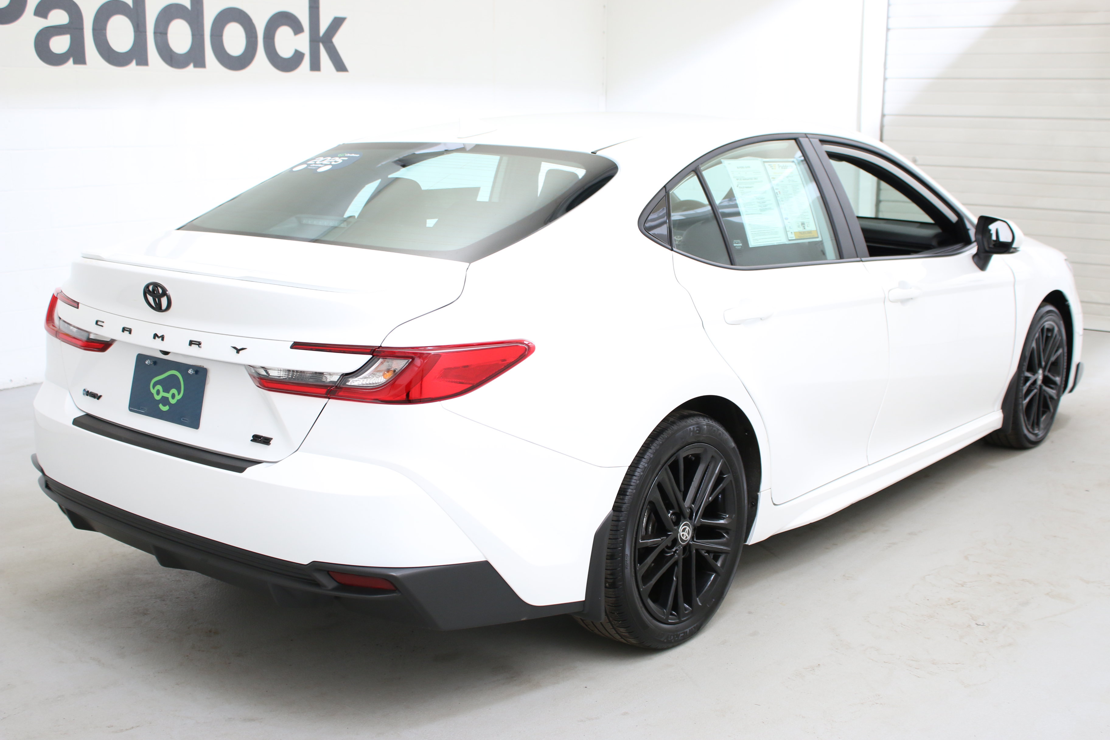 Used 2025 Toyota Camry SE w/ Convenience Package FWD image 6