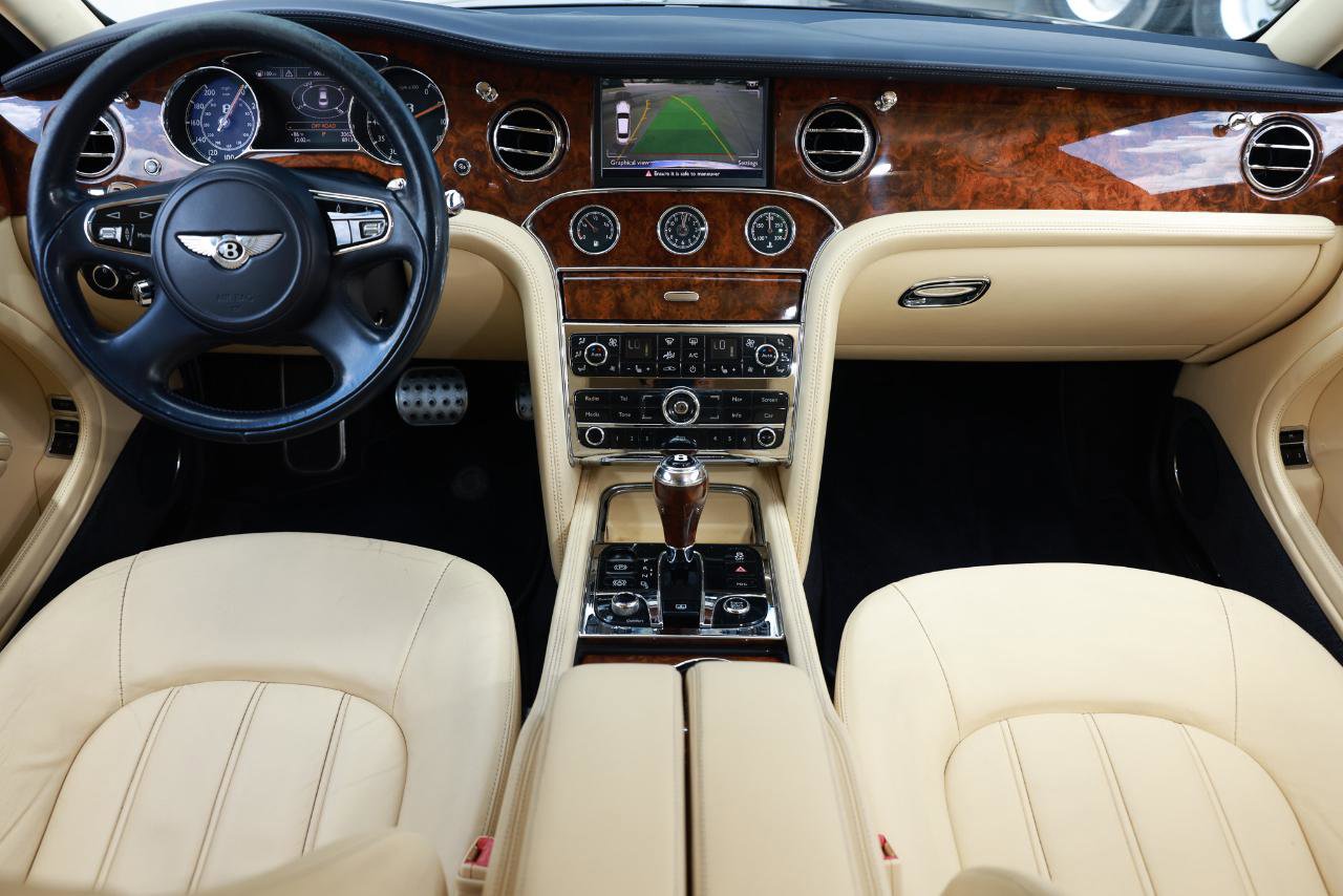 Used 2012 Bentley Mulsanne RWD image 2