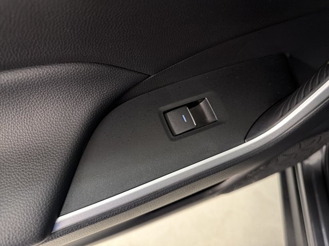 Used 2025 Toyota RAV4 XLE FWD image 24