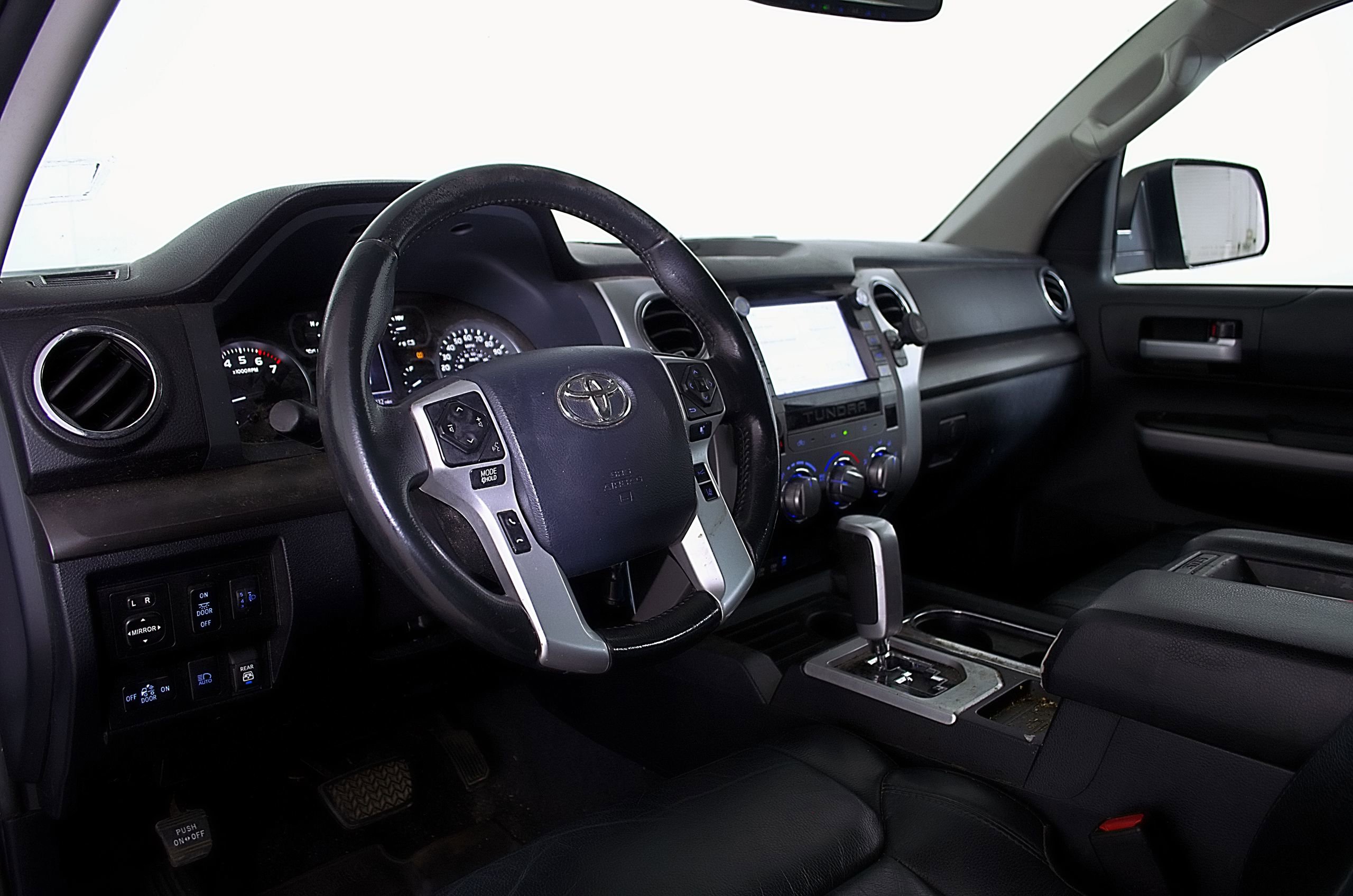 Used 2020 Toyota Tundra SR5 w/ SR5 Leather Package RWD image 11