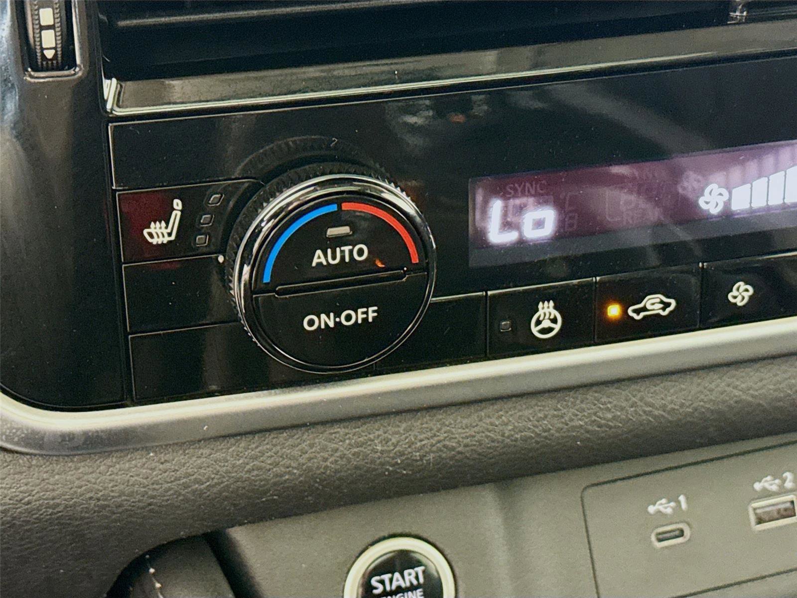 Used 2023 Nissan Rogue SL image 16