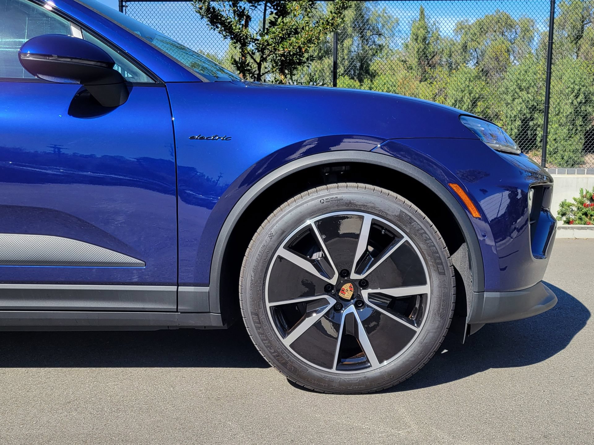 New 2025 Porsche Macan 4 Electric AWD/4WD image 11