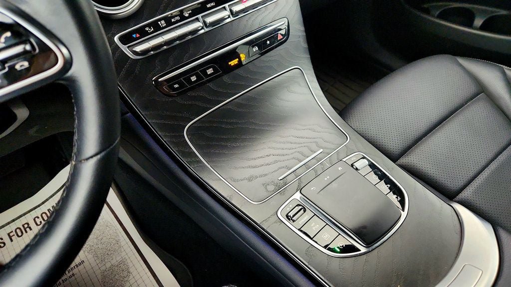 Used 2023 Mercedes-Benz GLC 300 4MATIC Coupe image 16