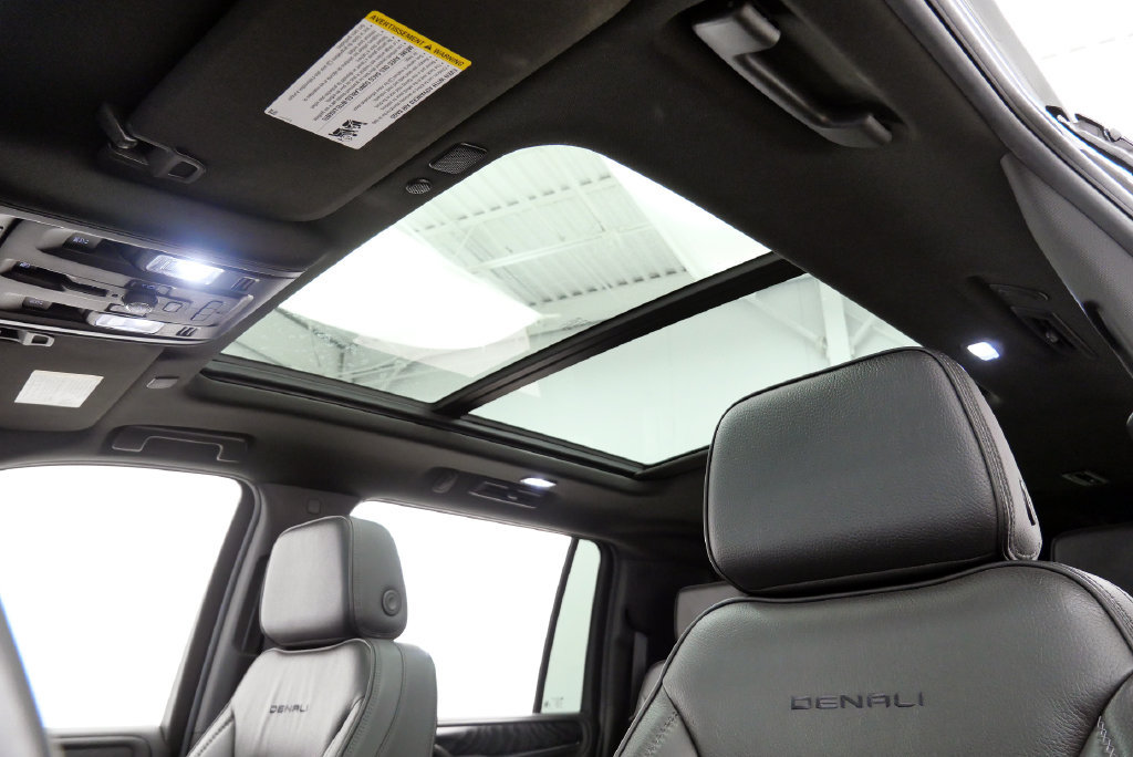 Used 2023 GMC Yukon XL Denali AWD/4WD image 34