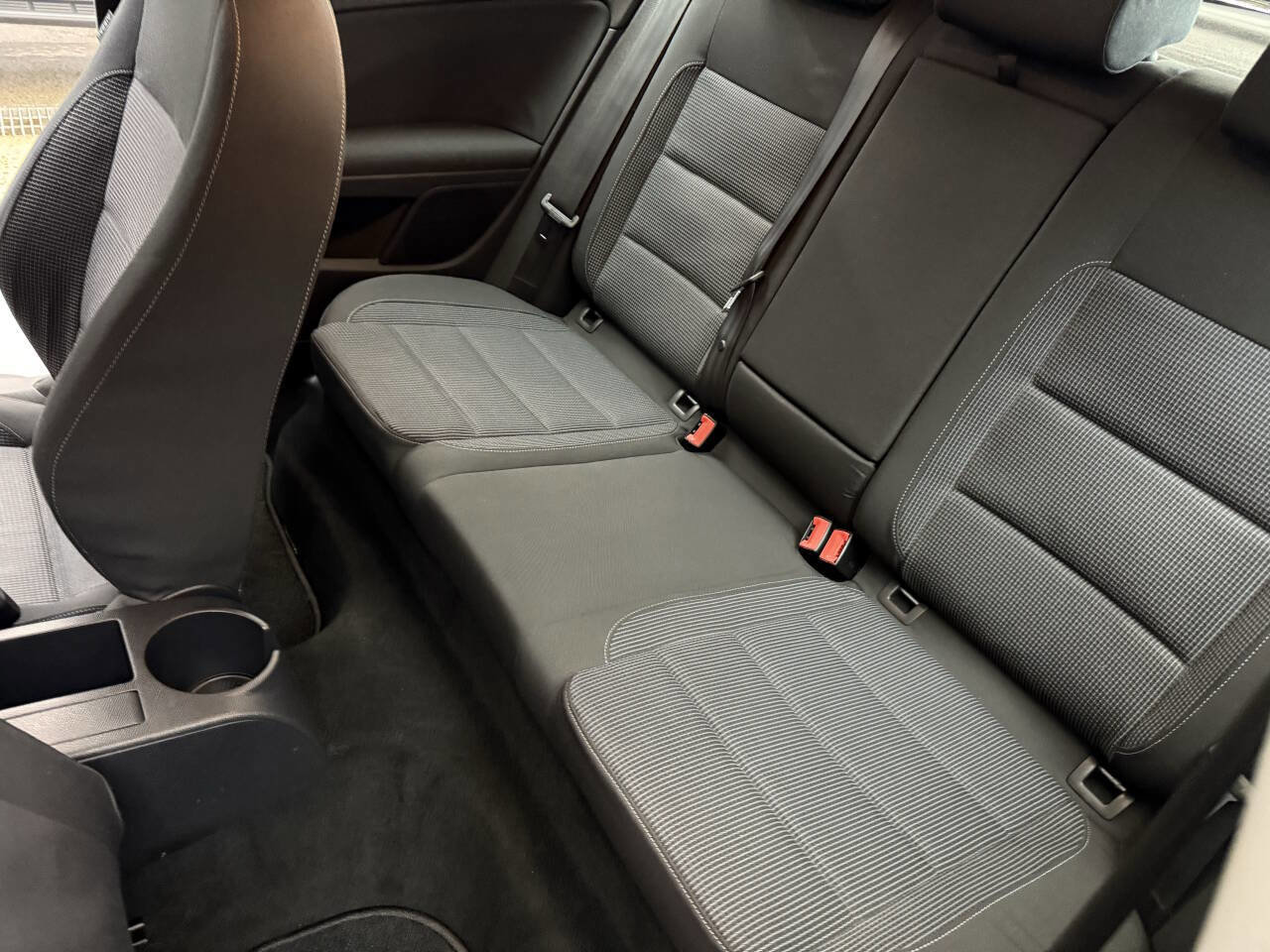 Used 2012 Volkswagen Golf 2-Door image 13