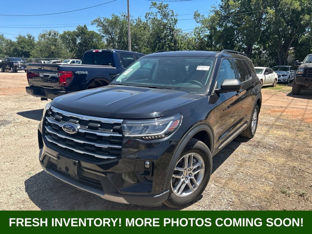 Used 2025 Ford Explorer Active w/ Active Comfort Package RWD image 7