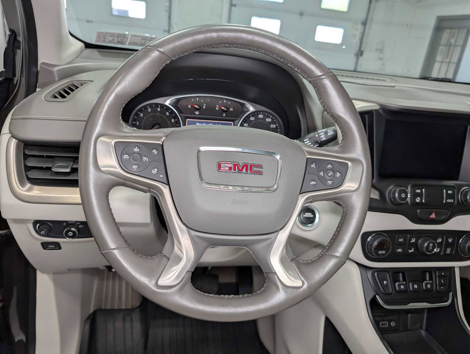 Used 2020 GMC Terrain Denali w/ Denali Premium Package AWD/4WD image 39