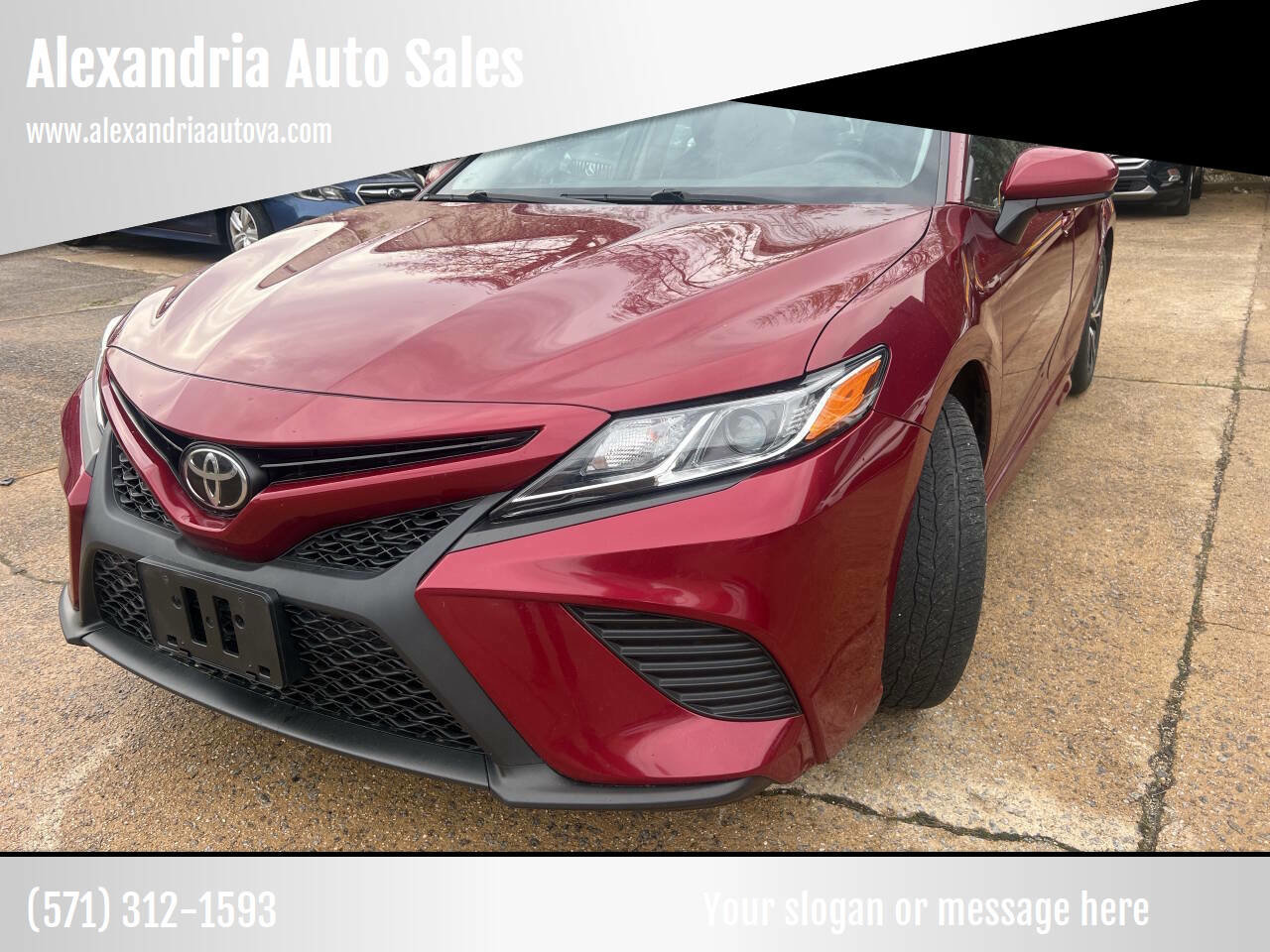 Used 2018 Toyota Camry SE w/ Moonroof Package image 1