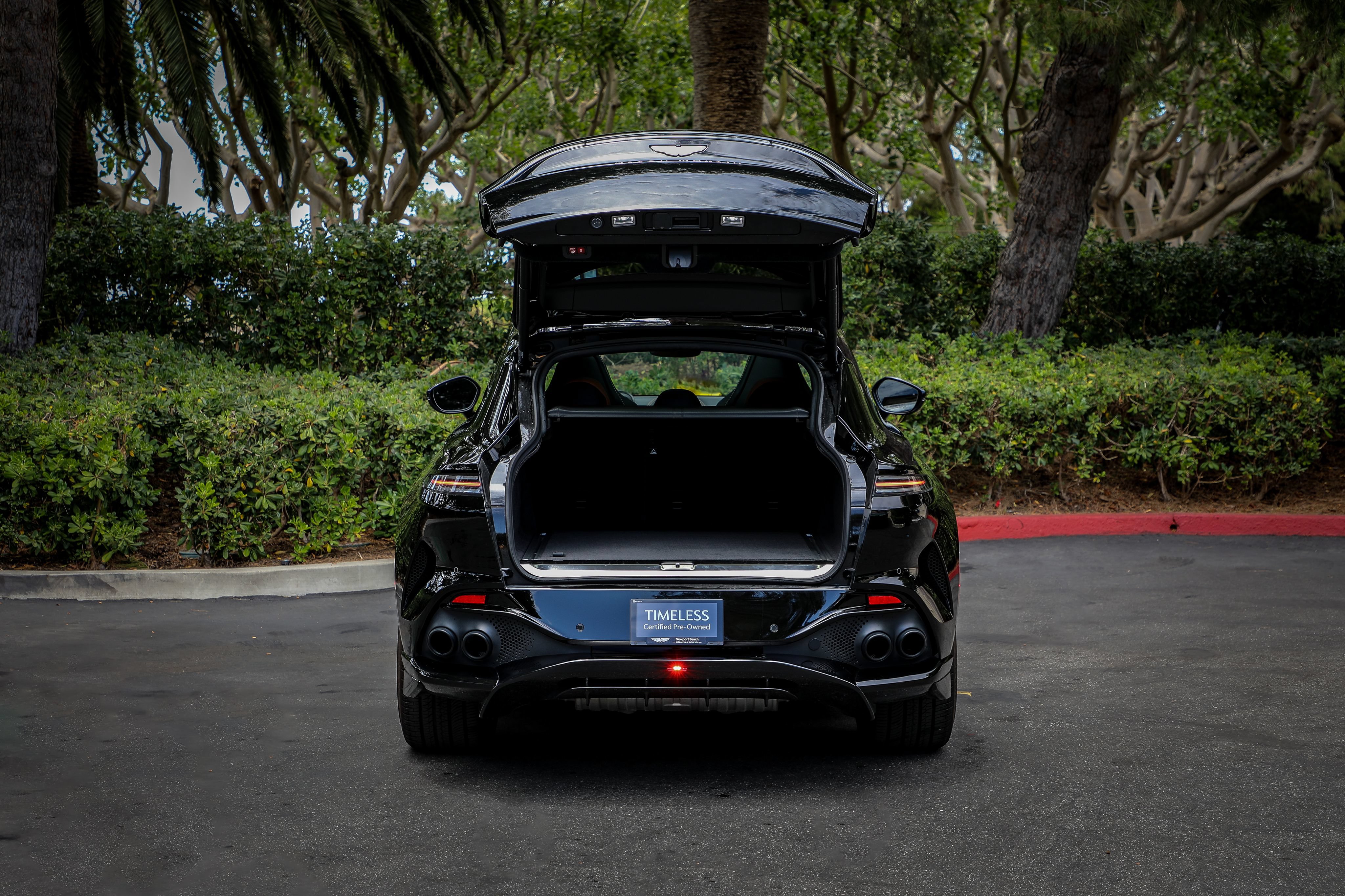Used 2023 Aston Martin DBX 707 AWD/4WD image 7