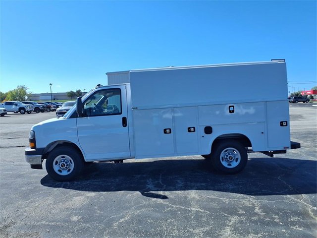 New 2025 GMC Savana 3500 w/ Power Convenience Package image 6
