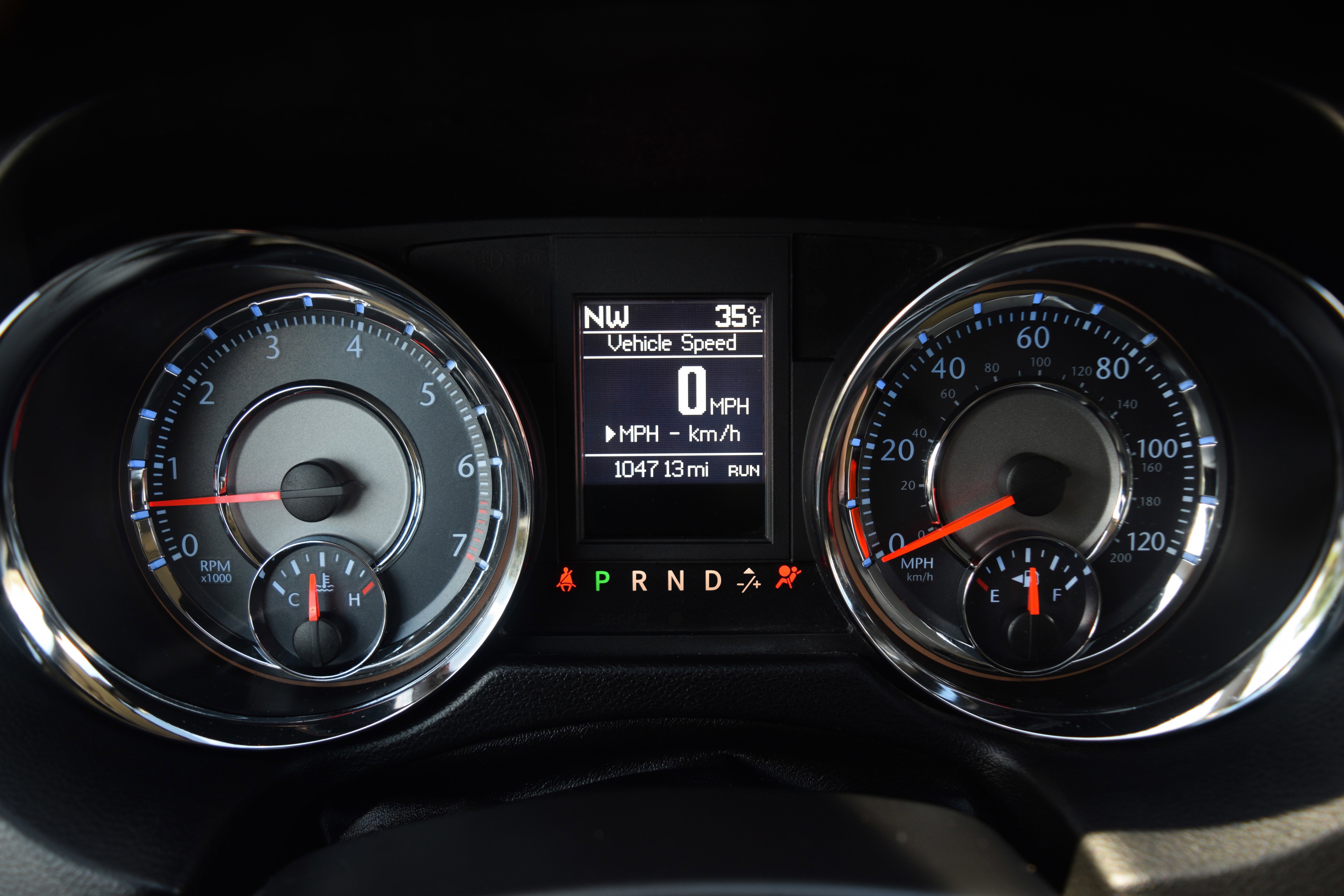 Used 2015 Chrysler Town & Country Touring w/ Driver Convenience Group image 3