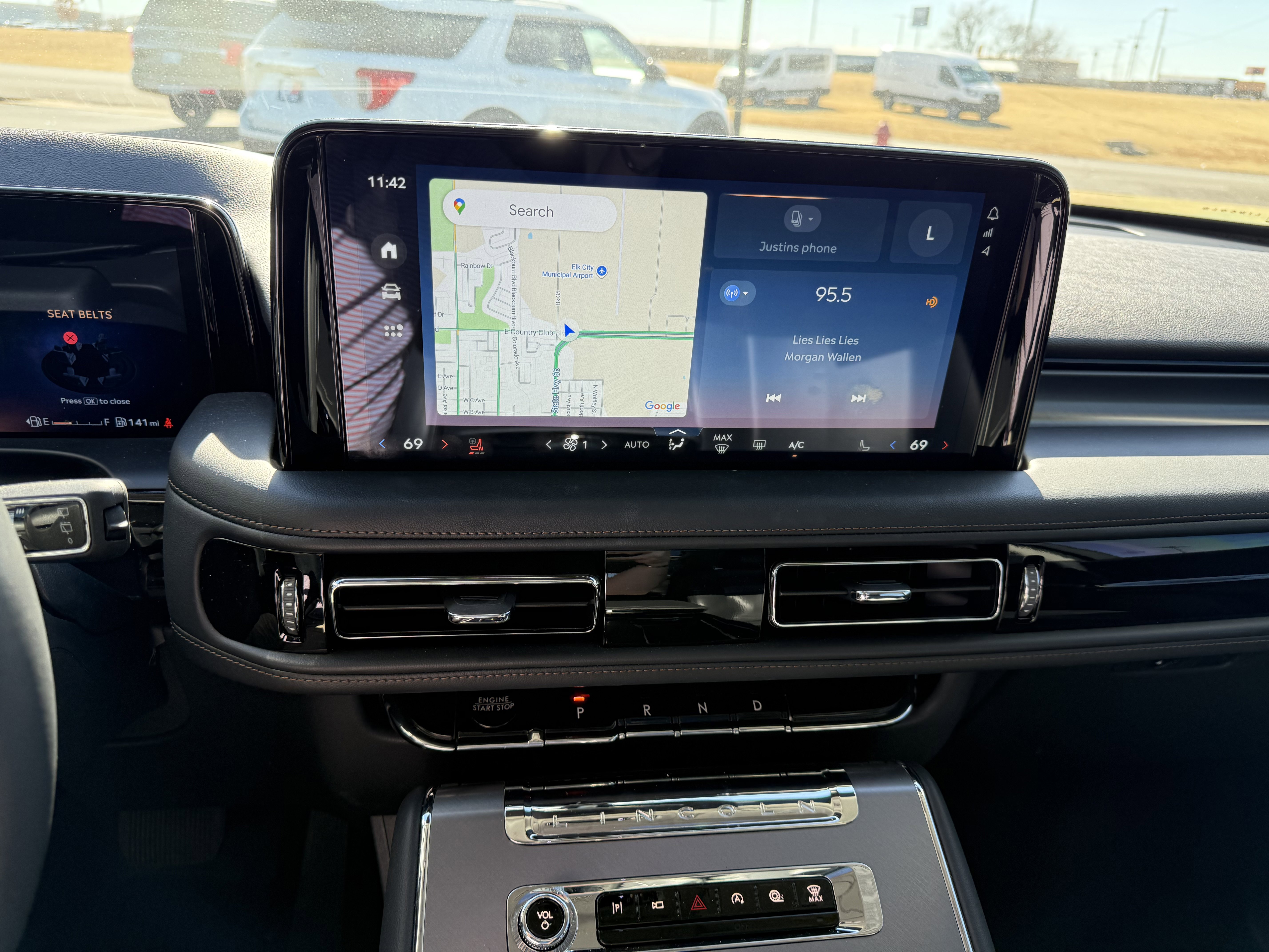 Used 2025 Lincoln Aviator AWD image 7