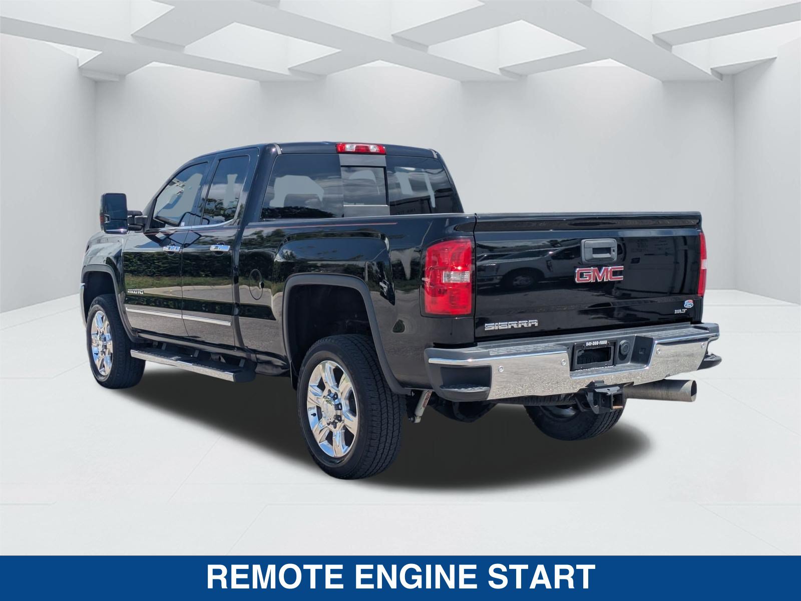 Used 2017 GMC Sierra 2500 SLT w/ Suspension Package, Off-Road AWD/4WD image 7