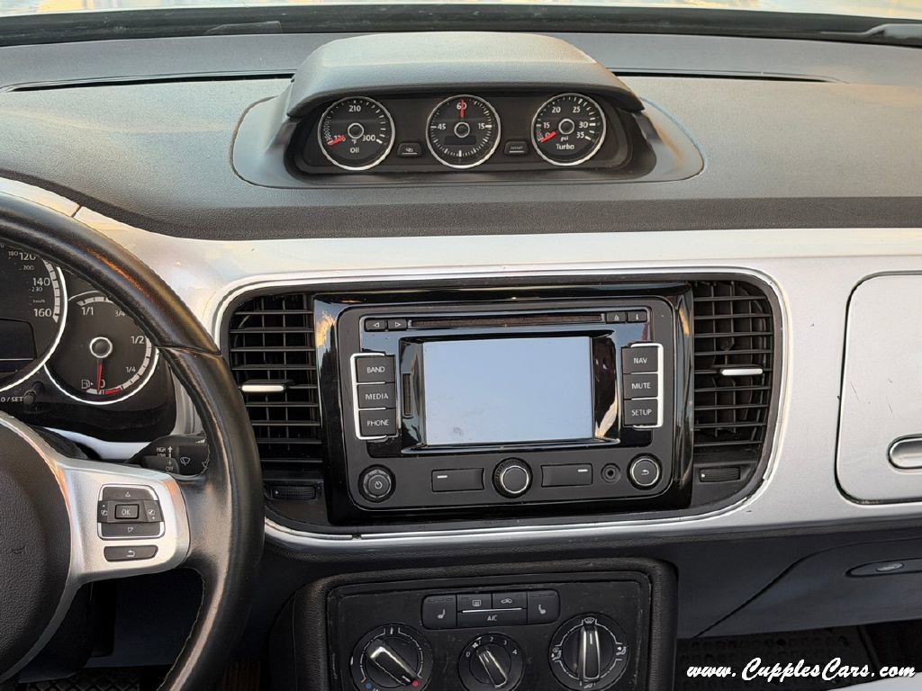 Used 2015 Volkswagen Beetle TDI image 19