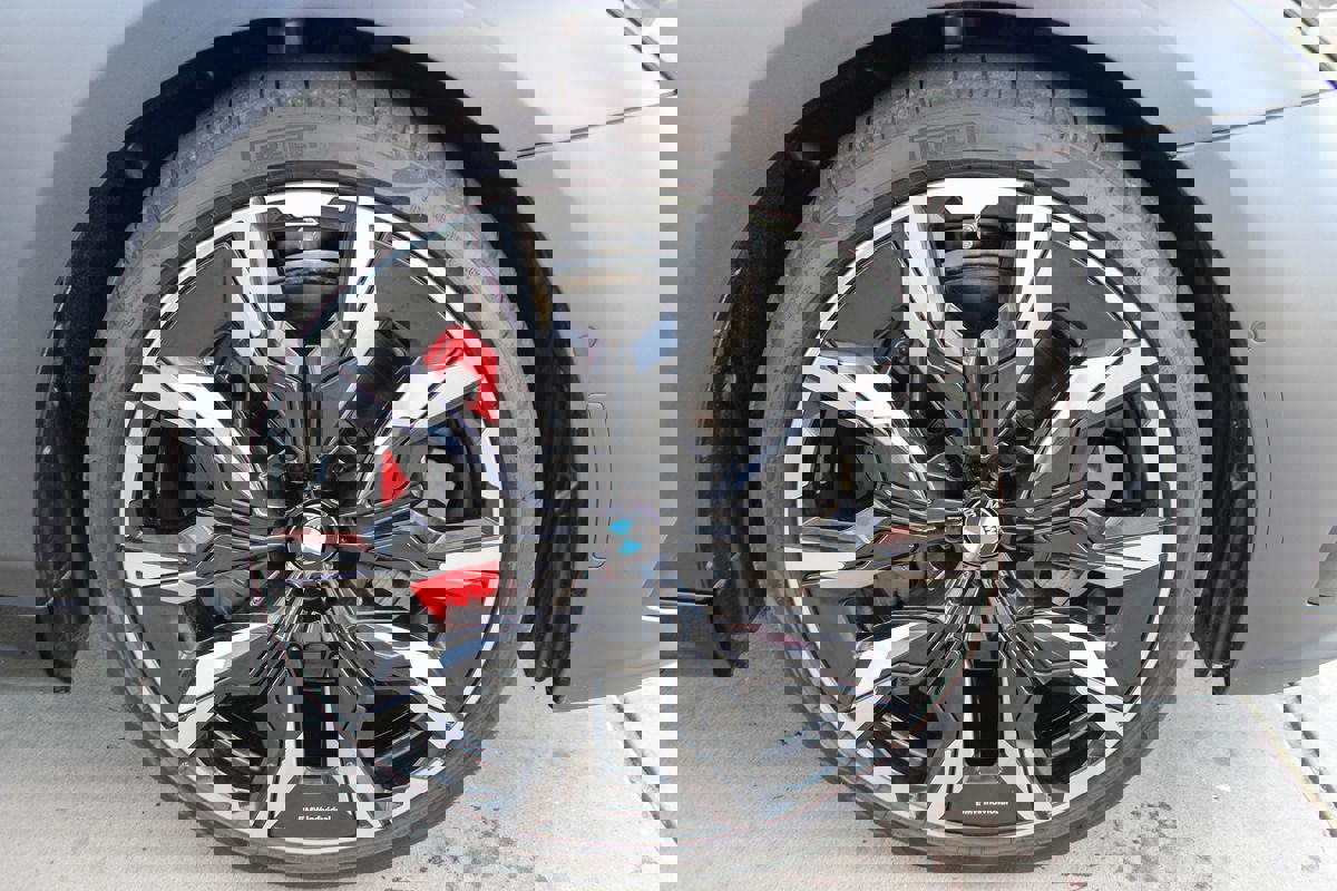 Used 2025 BMW i5 eDrive40i w/ M Sport Package image 26