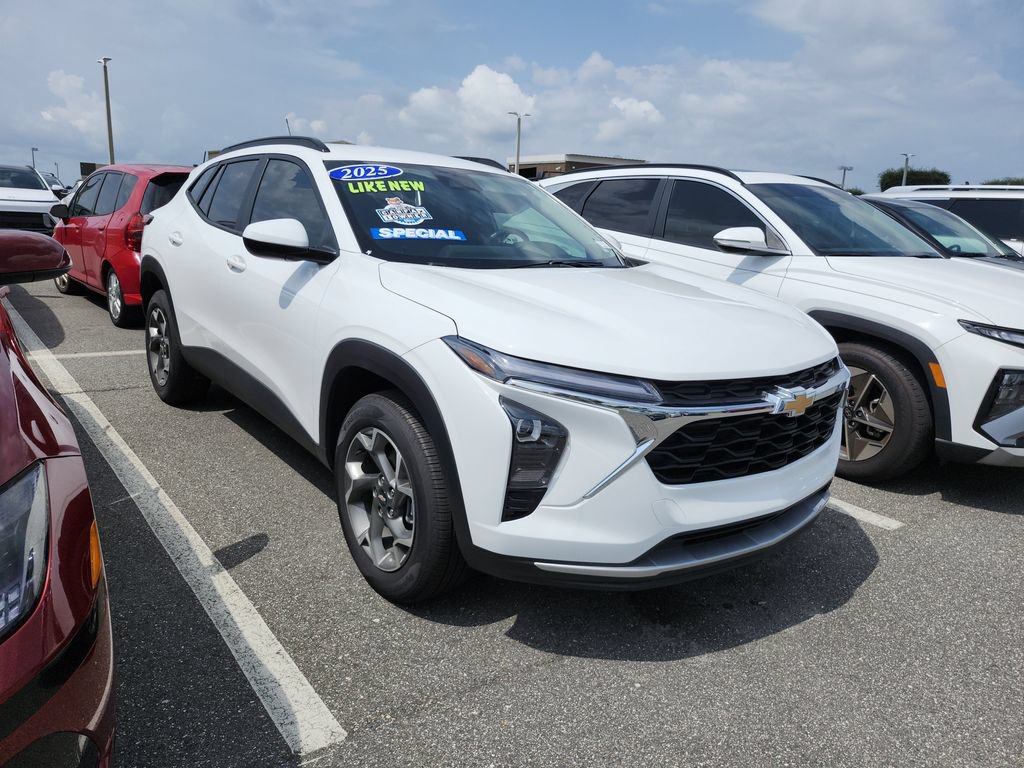 Used 2025 Chevrolet Trax LT w/ Driver Confidence Package