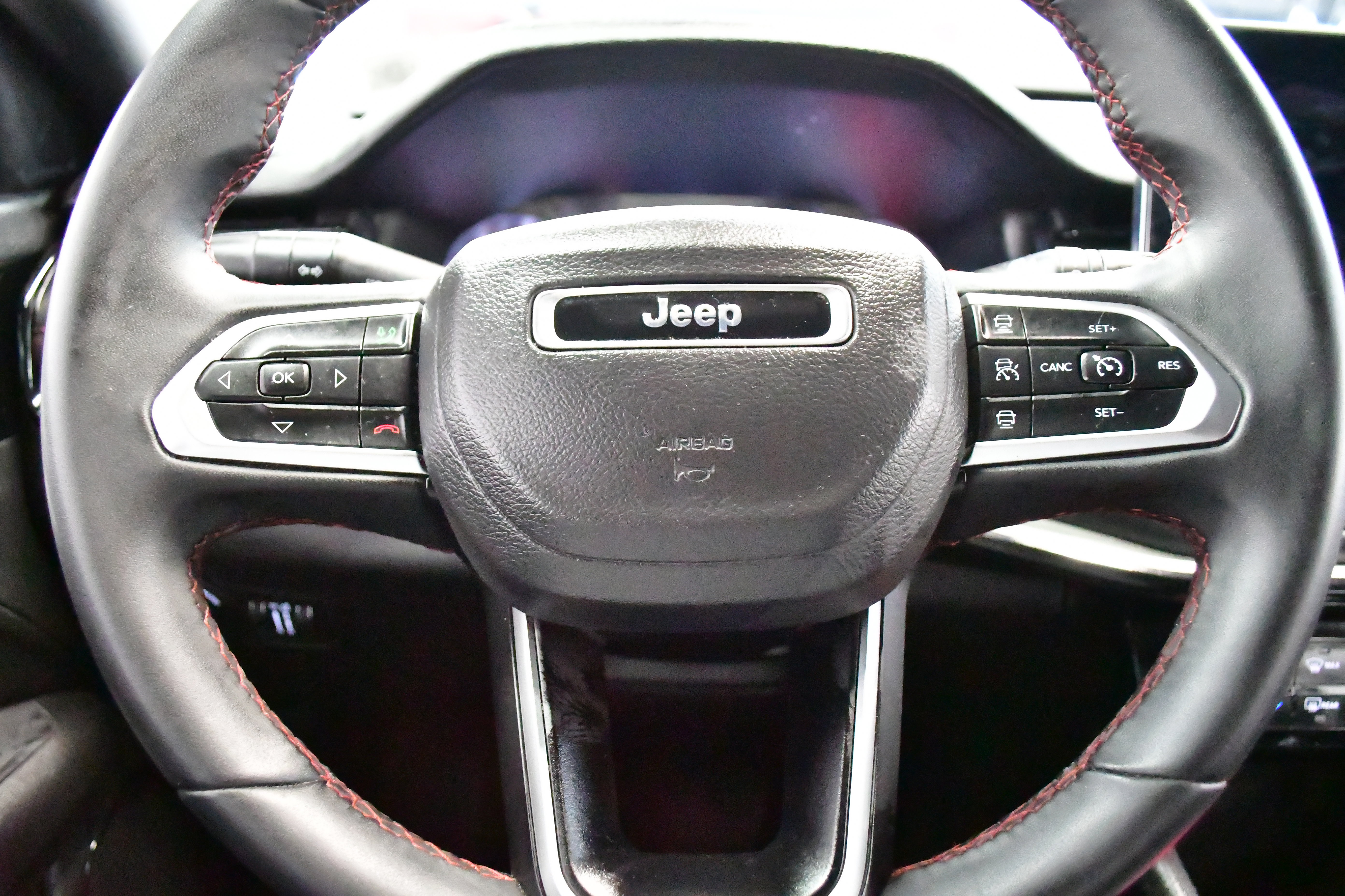 Used 2025 Jeep Compass Trailhawk image 19