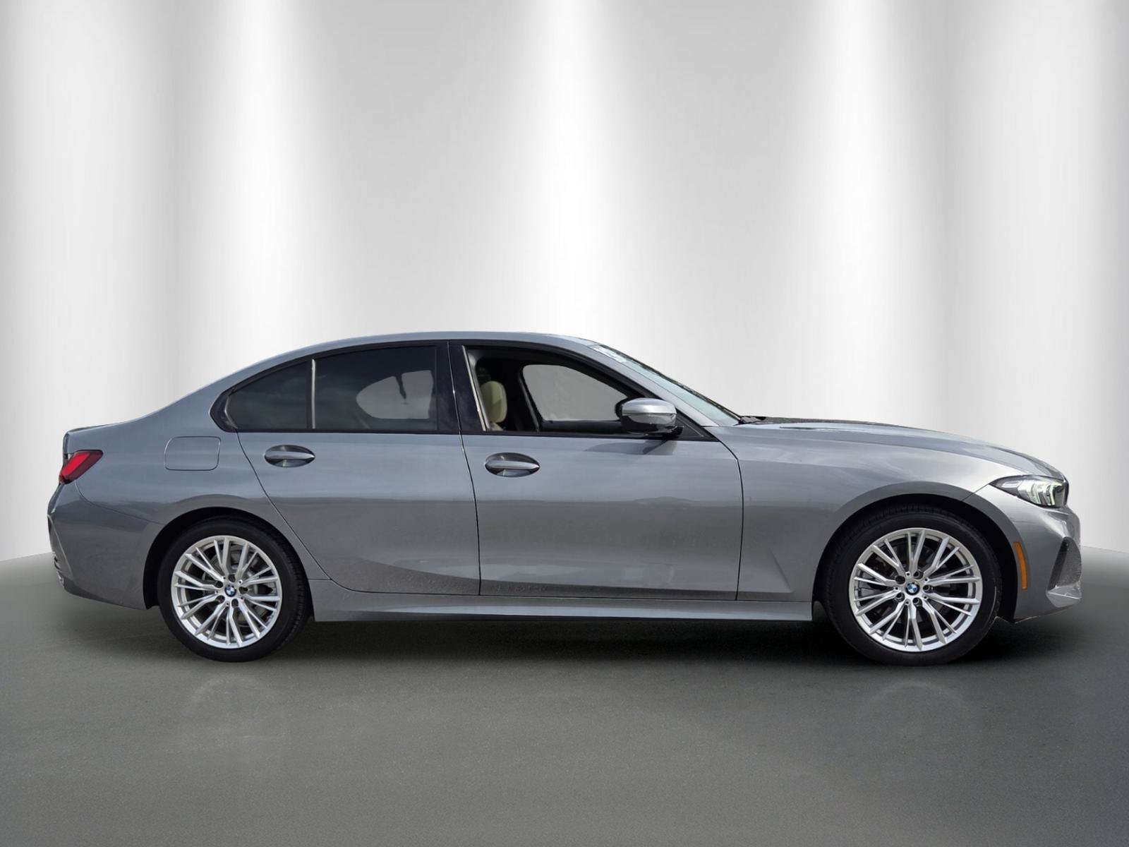 Used 2023 BMW 330i Sedan w/ Driving Assistance Package RWD image 8