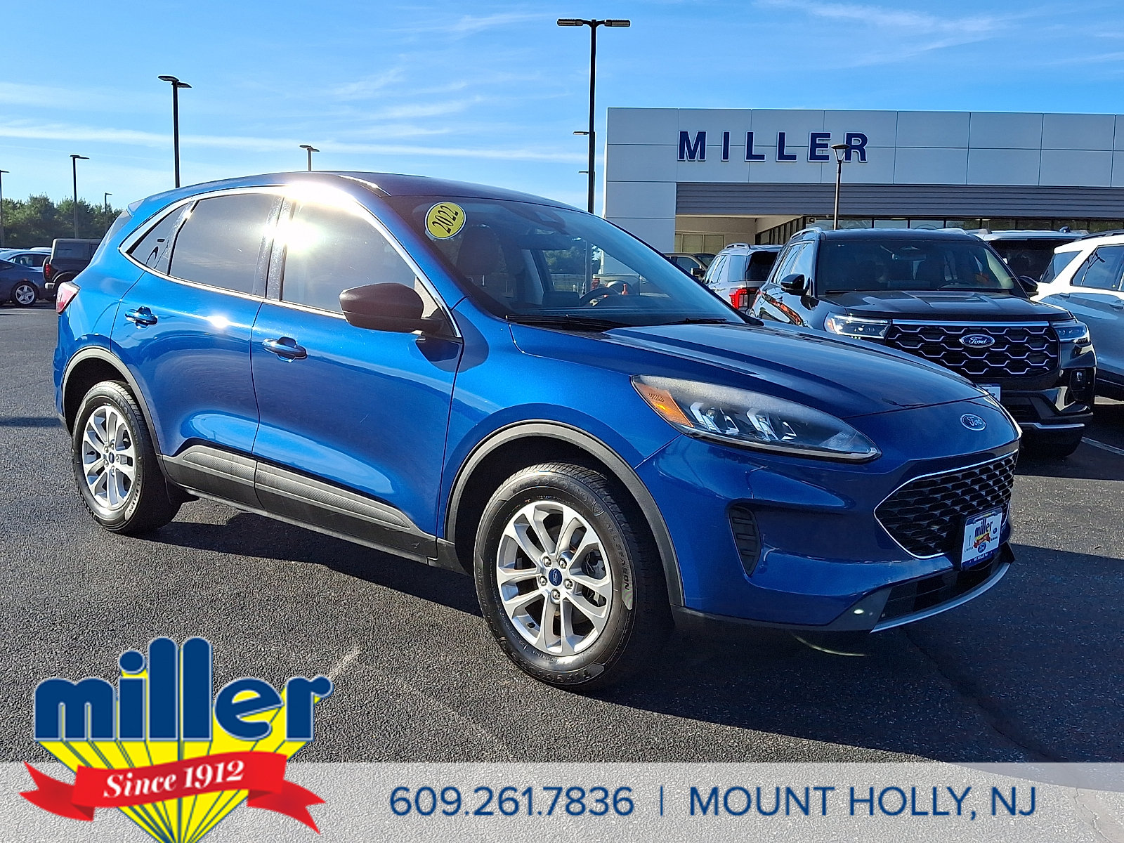 Certified 2022 Ford Escape SE AWD/4WD image 1