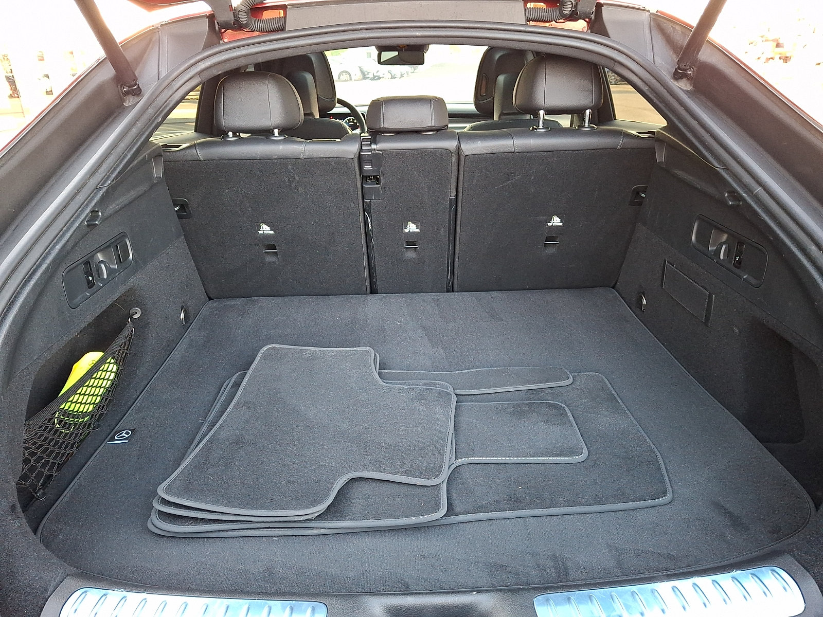 Used 2024 Mercedes-Benz GLC 300 4MATIC image 28