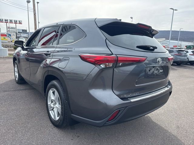 Used 2023 Toyota Highlander LE image 7