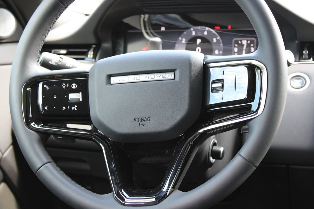 Used 2026 Land Rover Range Rover Evoque Dynamic SE AWD/4WD image 11