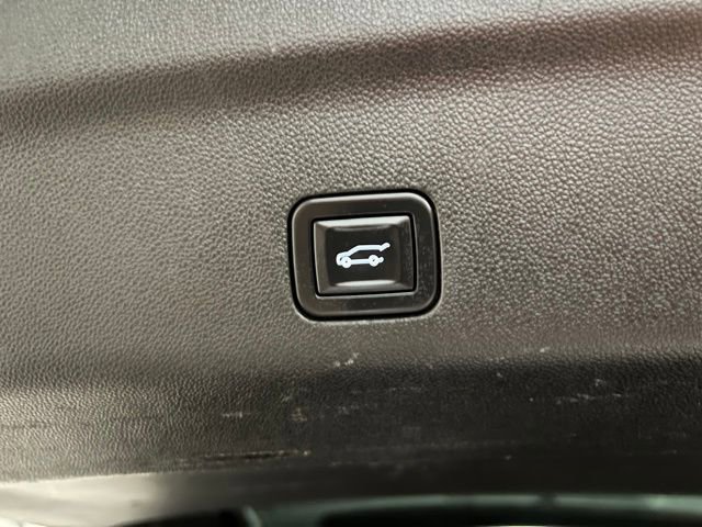 Used 2023 GMC Yukon XL SLT image 24