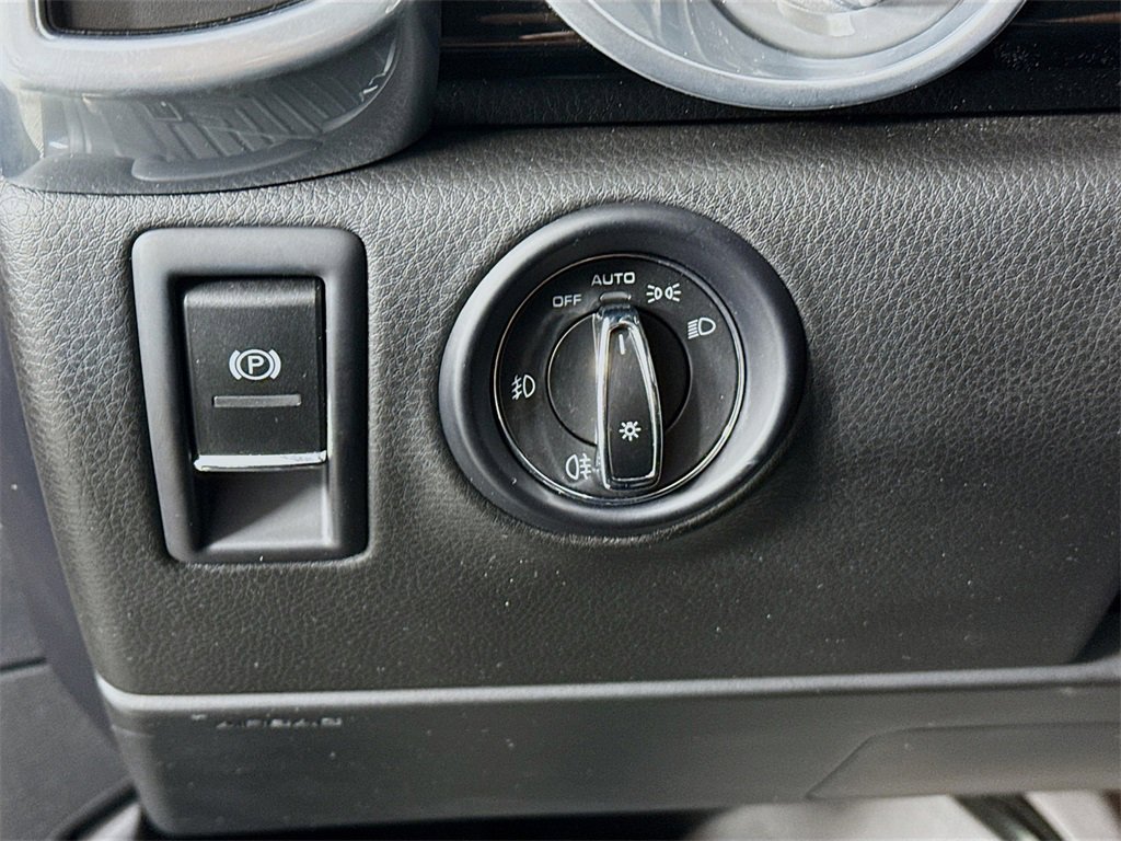 Used 2016 Porsche Cayenne S image 11