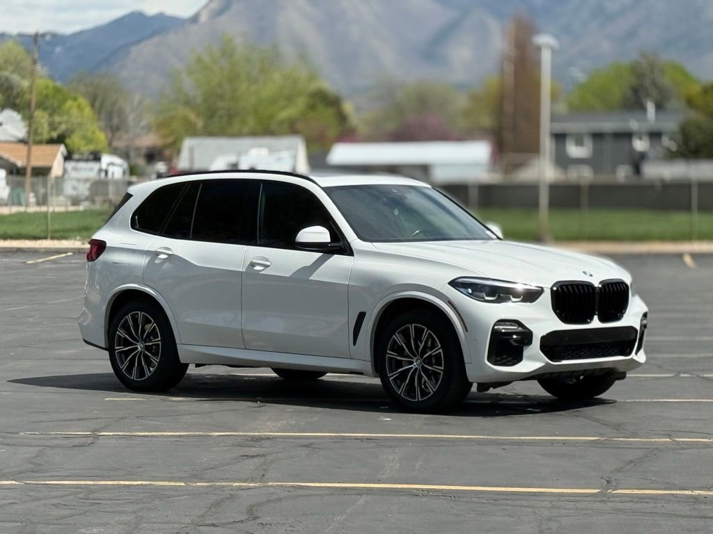 Used 2020 BMW X5 xDrive40i w/ M Sport Package image 3