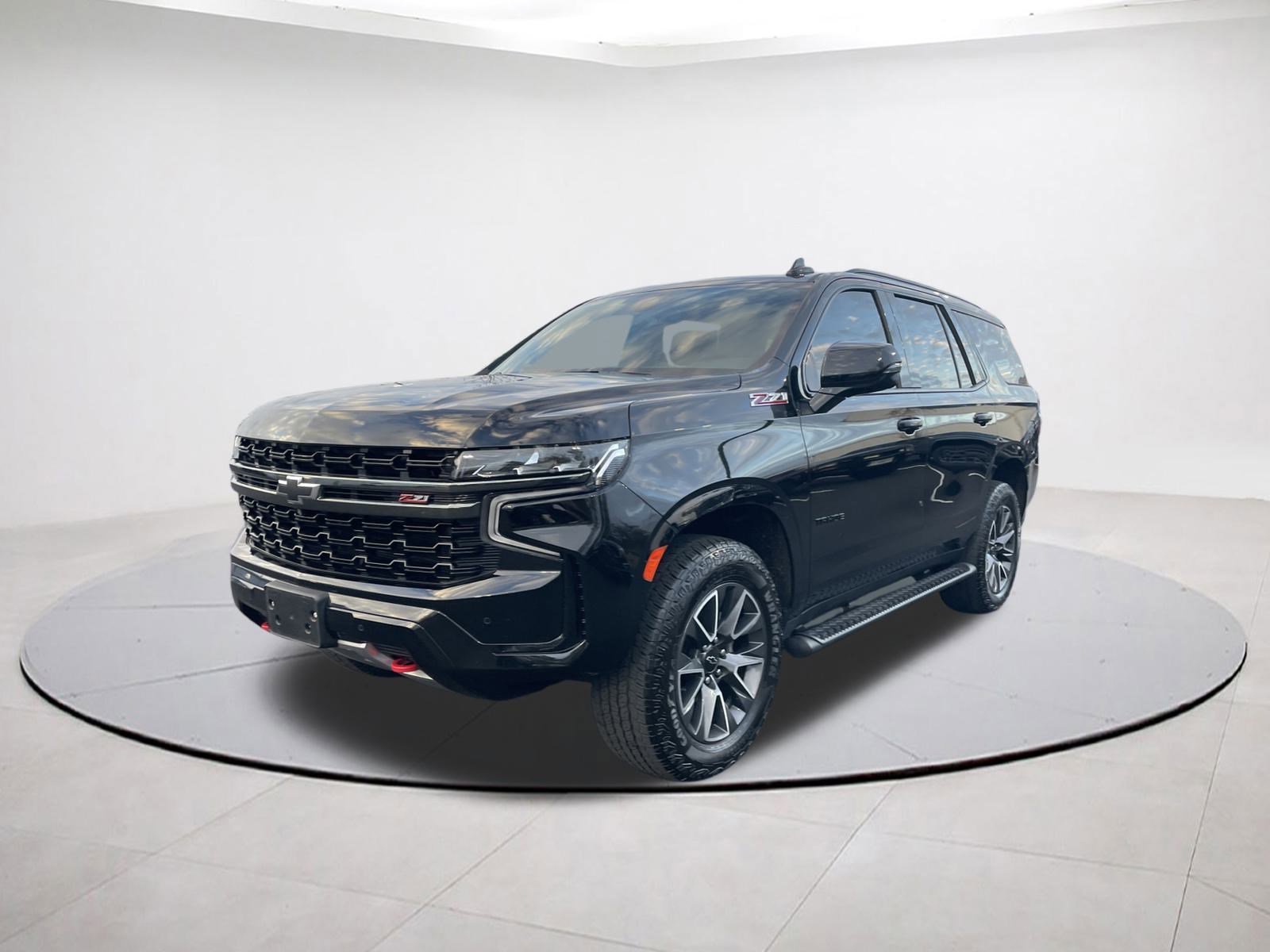 Used 2021 Chevrolet Tahoe Z71 w/ Luxury Package image 3
