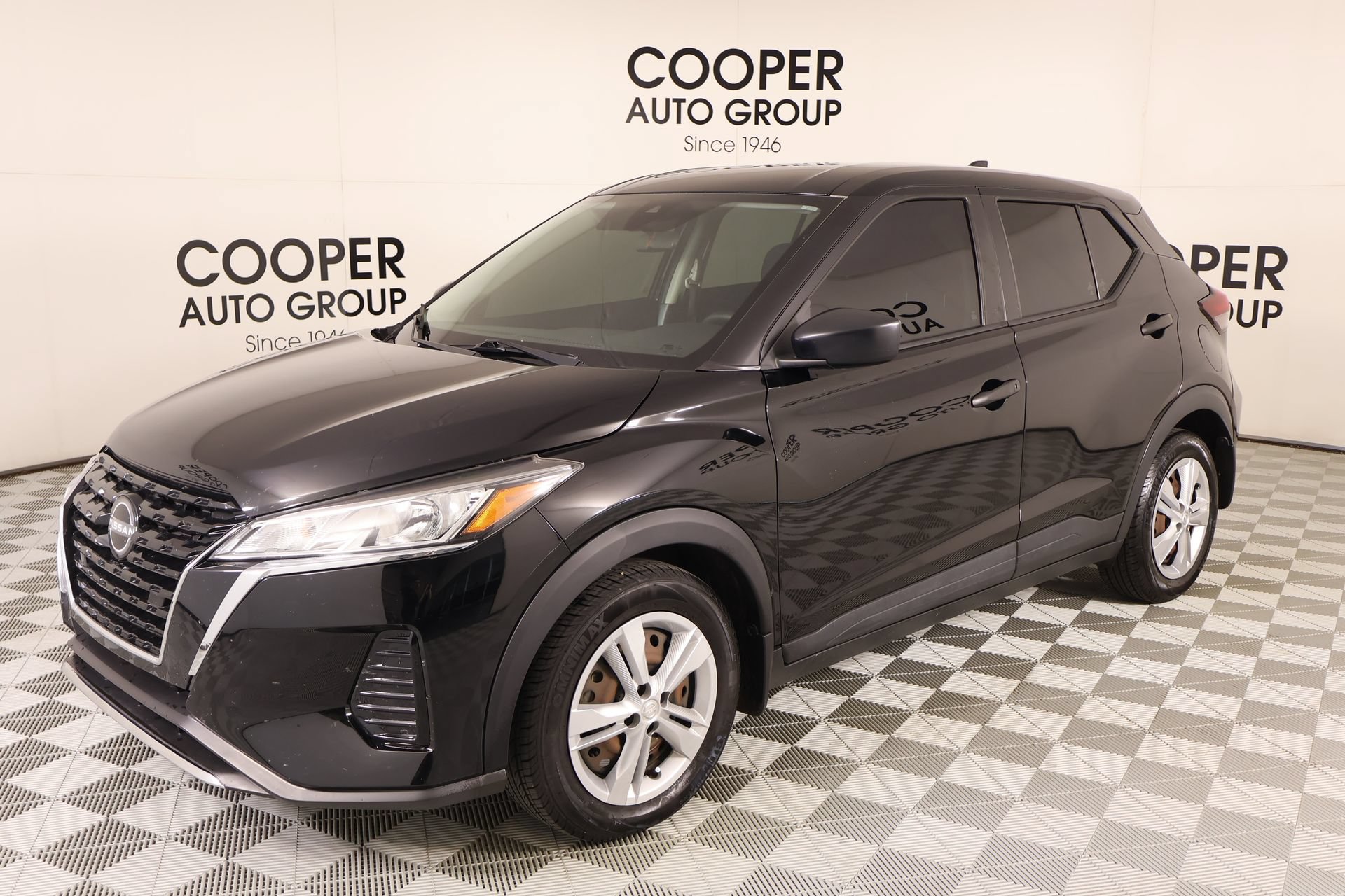 Used 2022 Nissan Kicks S FWD image 9