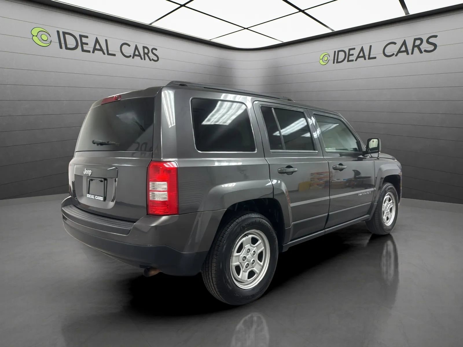 Used 2015 Jeep Patriot Sport w/ Power Value Group FWD image 5